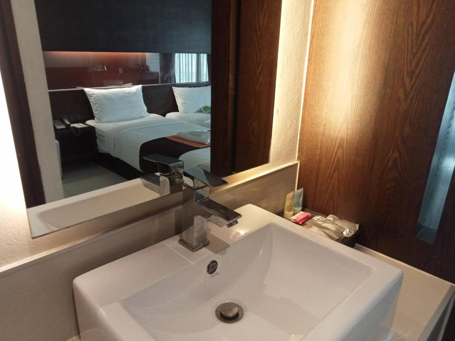 Collection O The Bangkok Airport Link Suite Esterno foto