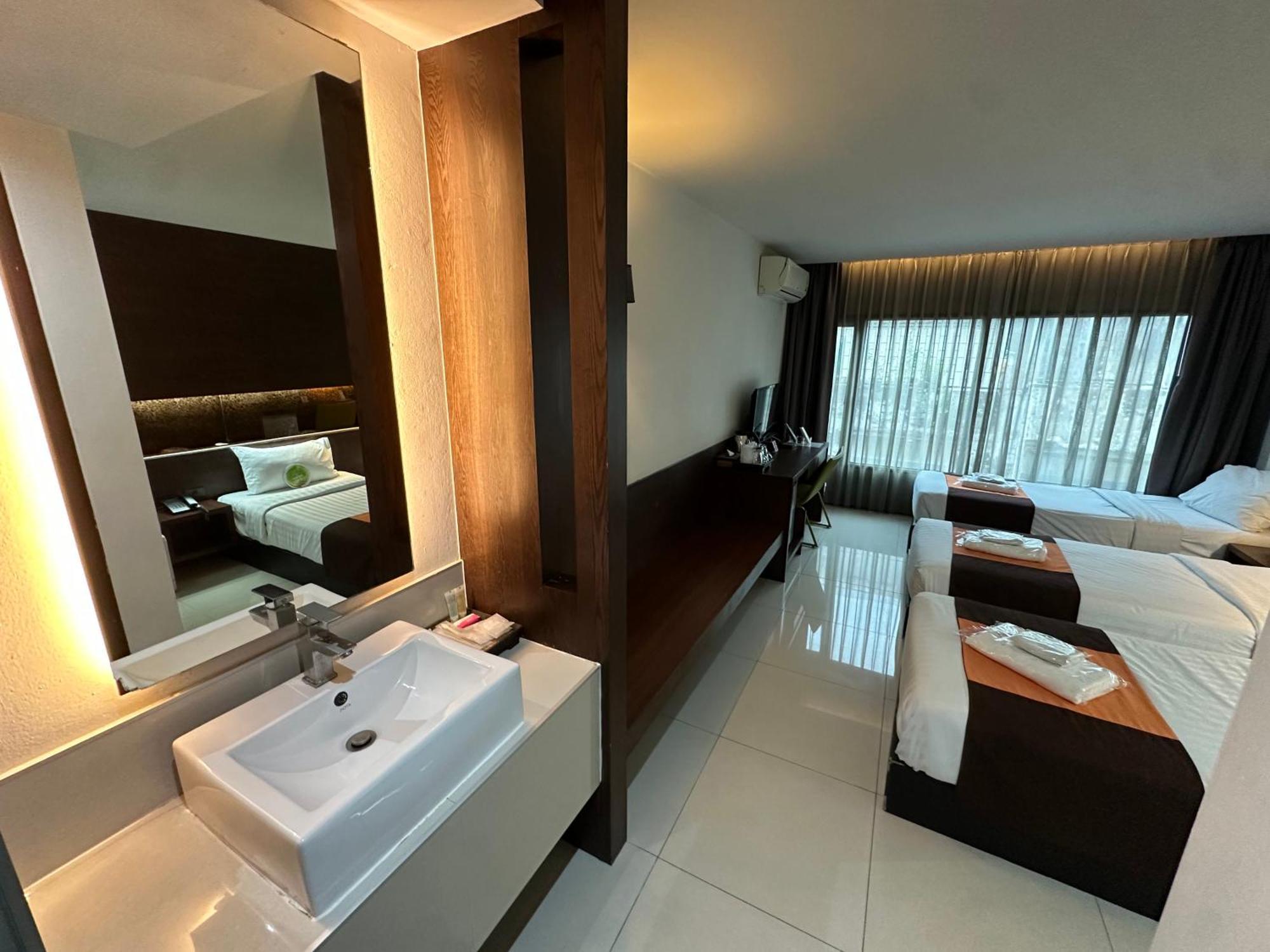 Collection O The Bangkok Airport Link Suite Esterno foto