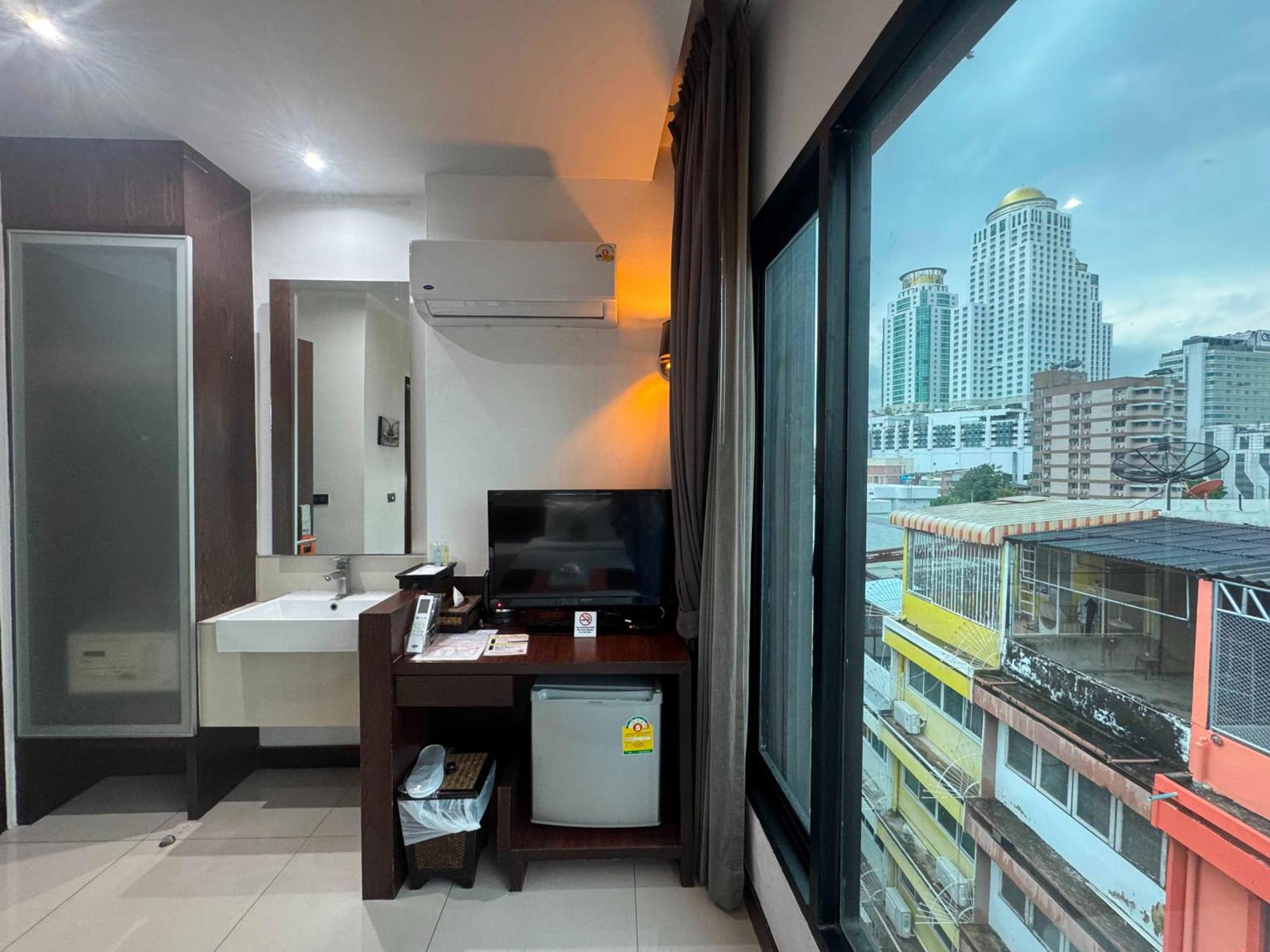 Collection O The Bangkok Airport Link Suite Esterno foto
