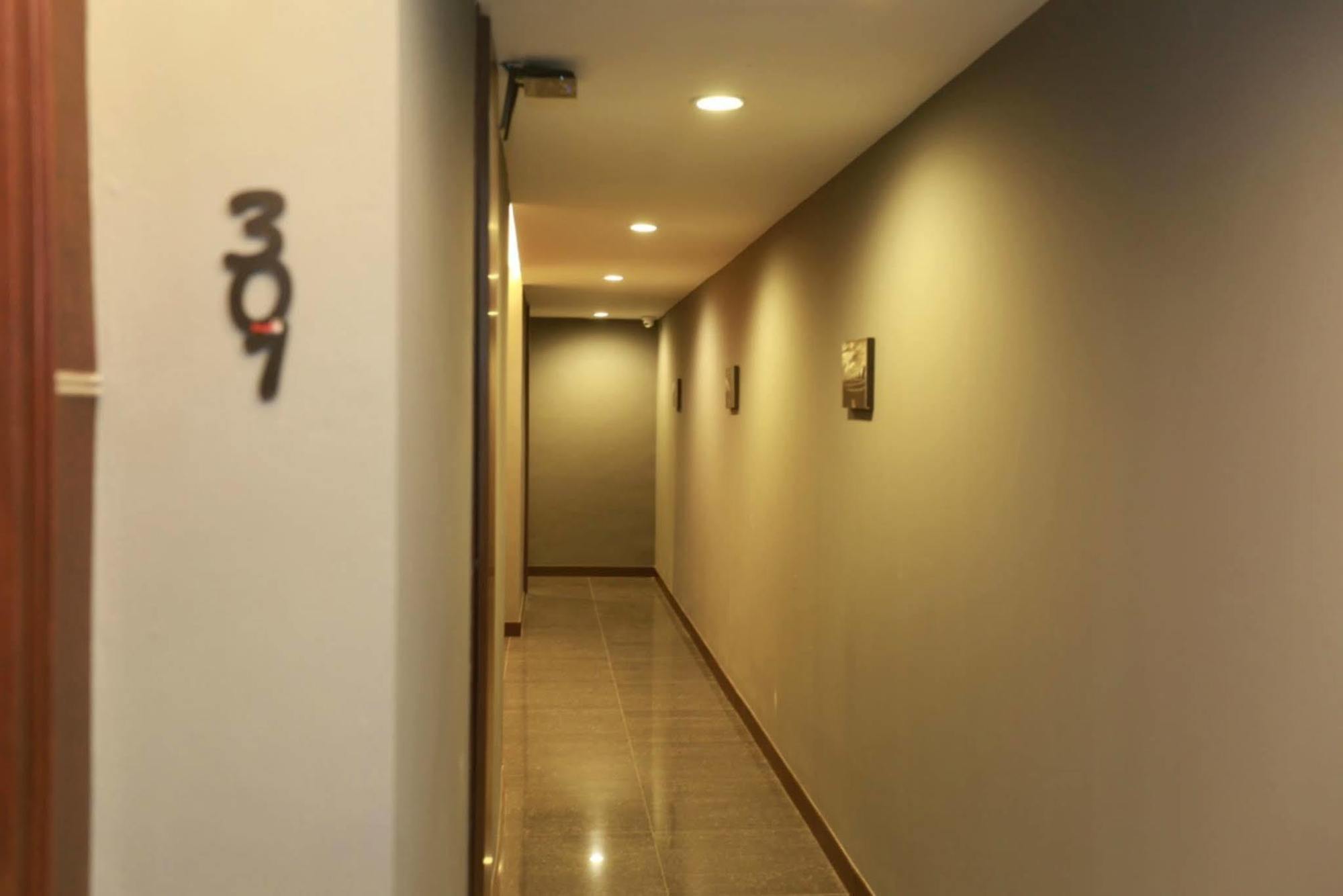 Collection O The Bangkok Airport Link Suite Esterno foto